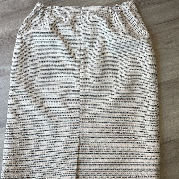 Size 2 pencil skirt with elastic waist - Picture 2 of 6